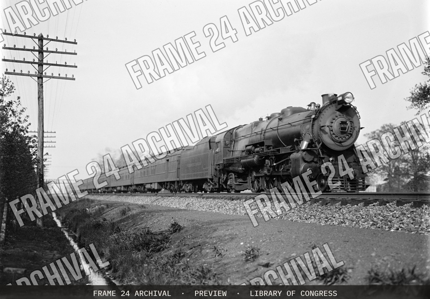 Pennsylvania Railroad : Locomotive PRR 3435 (1929), restored vintage black and white photograph